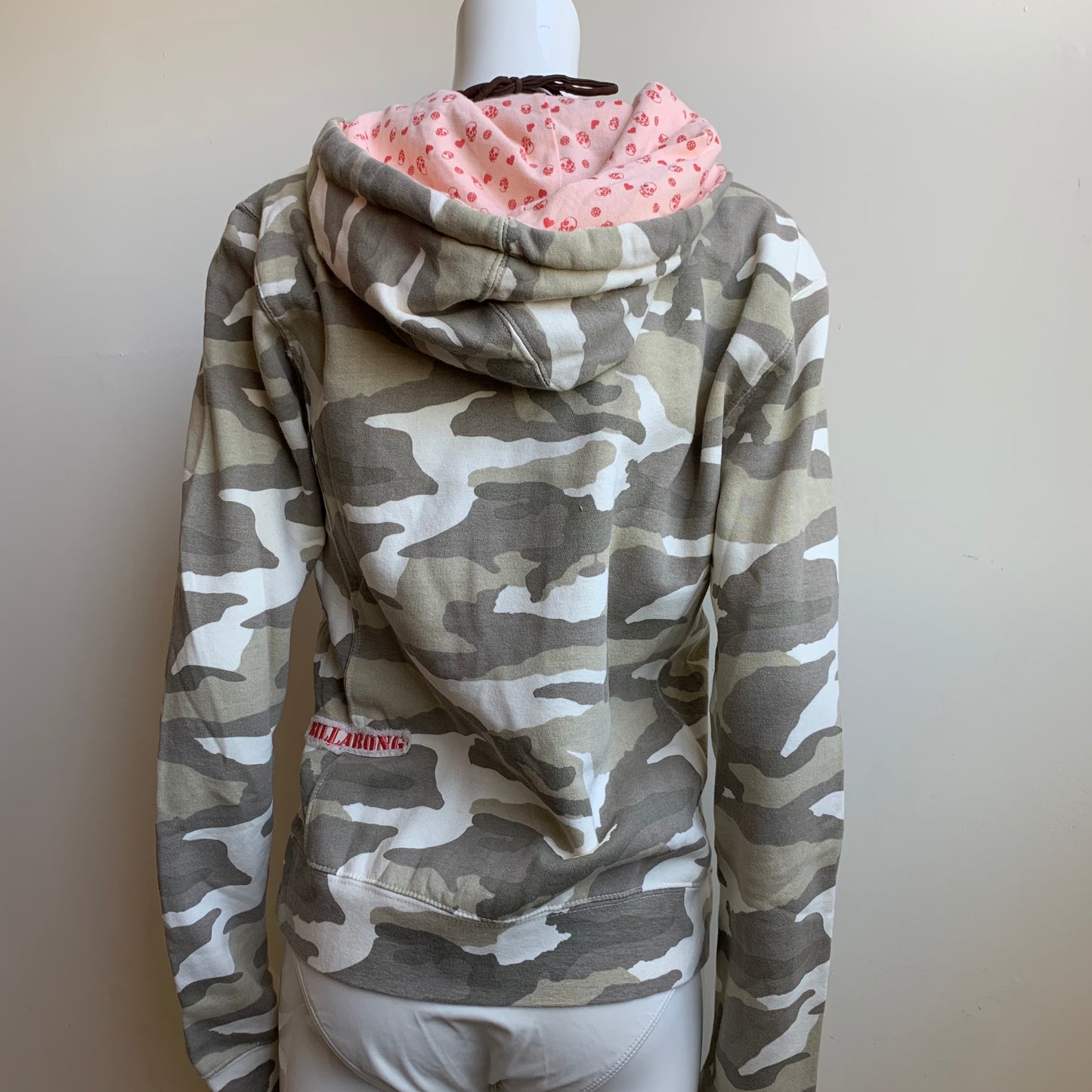 Billabong camouflage army print heart hoodie sweater