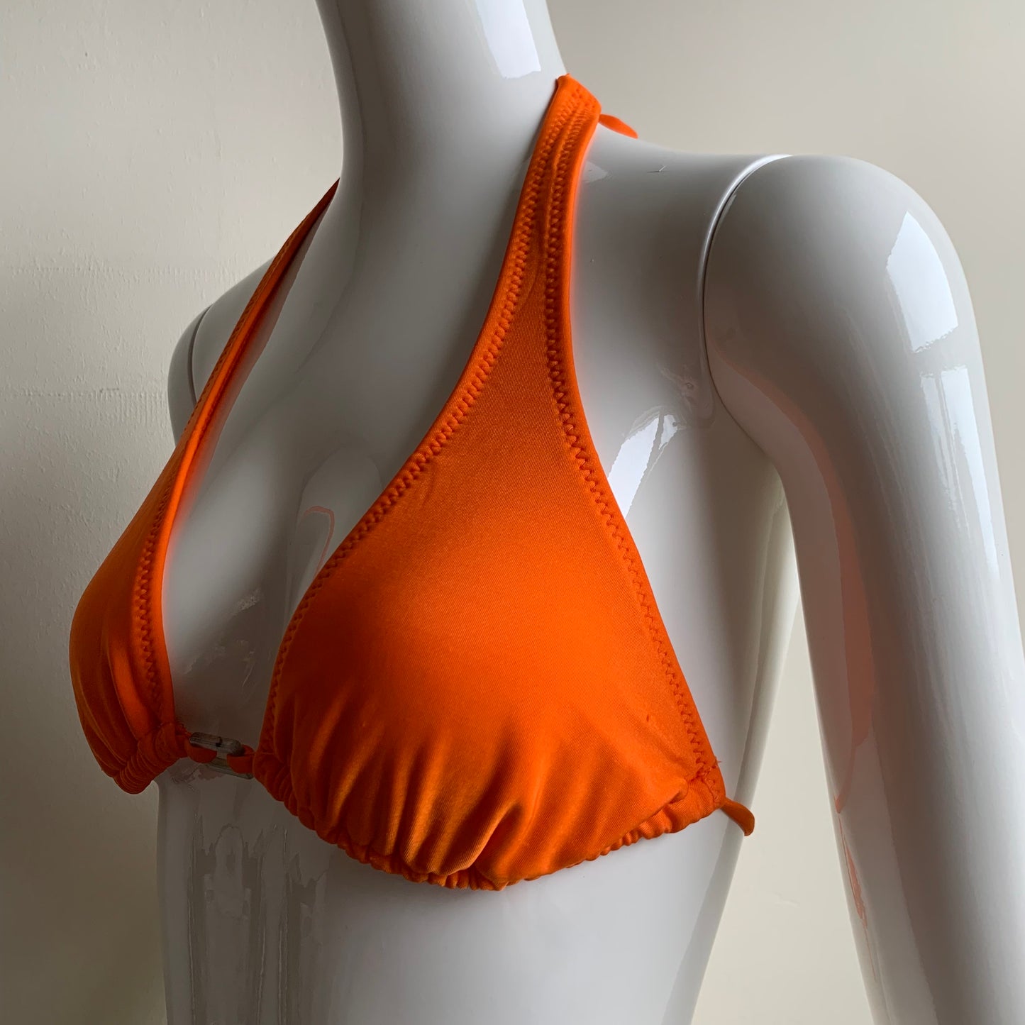 Raisins orange solid halter top