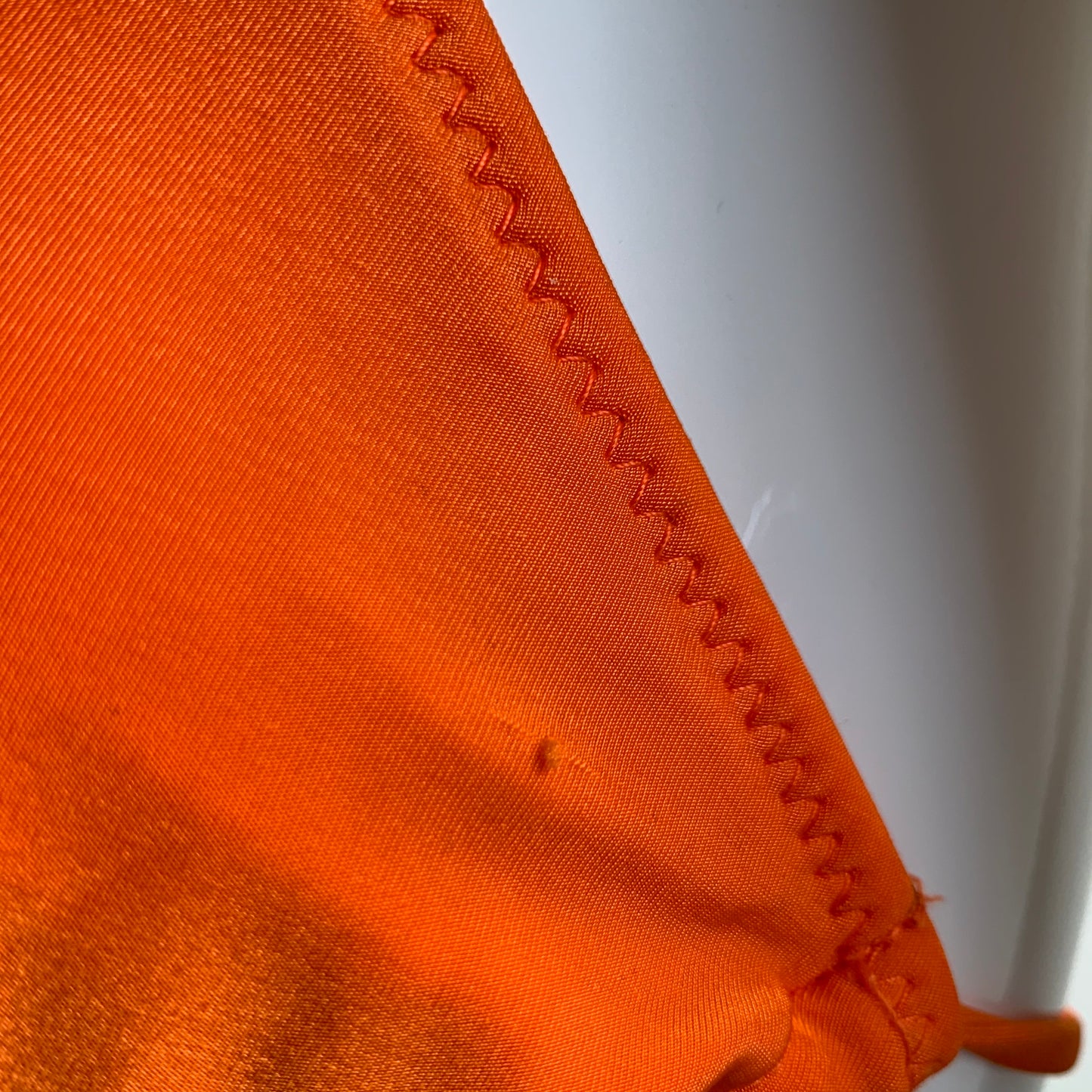 Raisins orange solid halter top