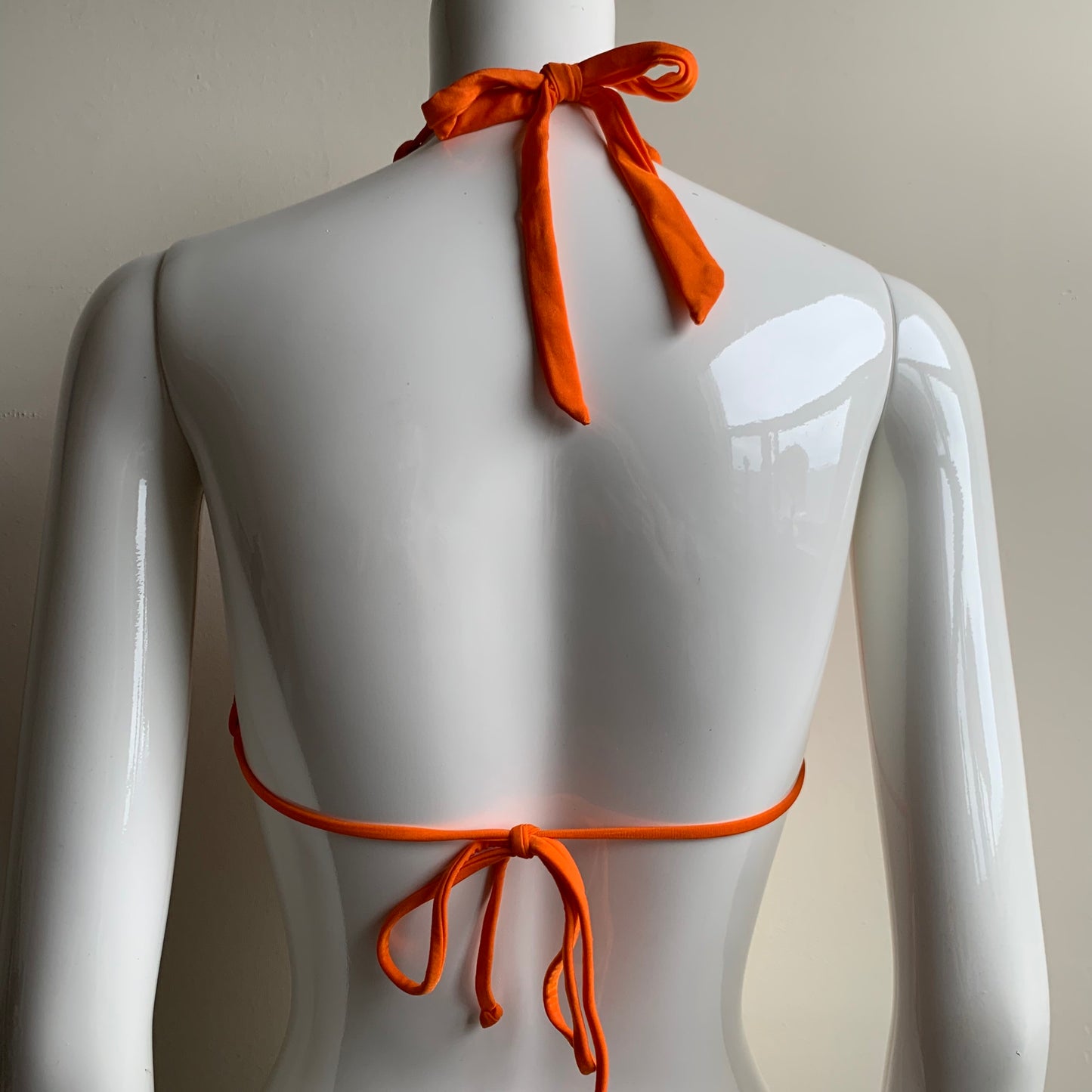 Raisins orange solid halter top