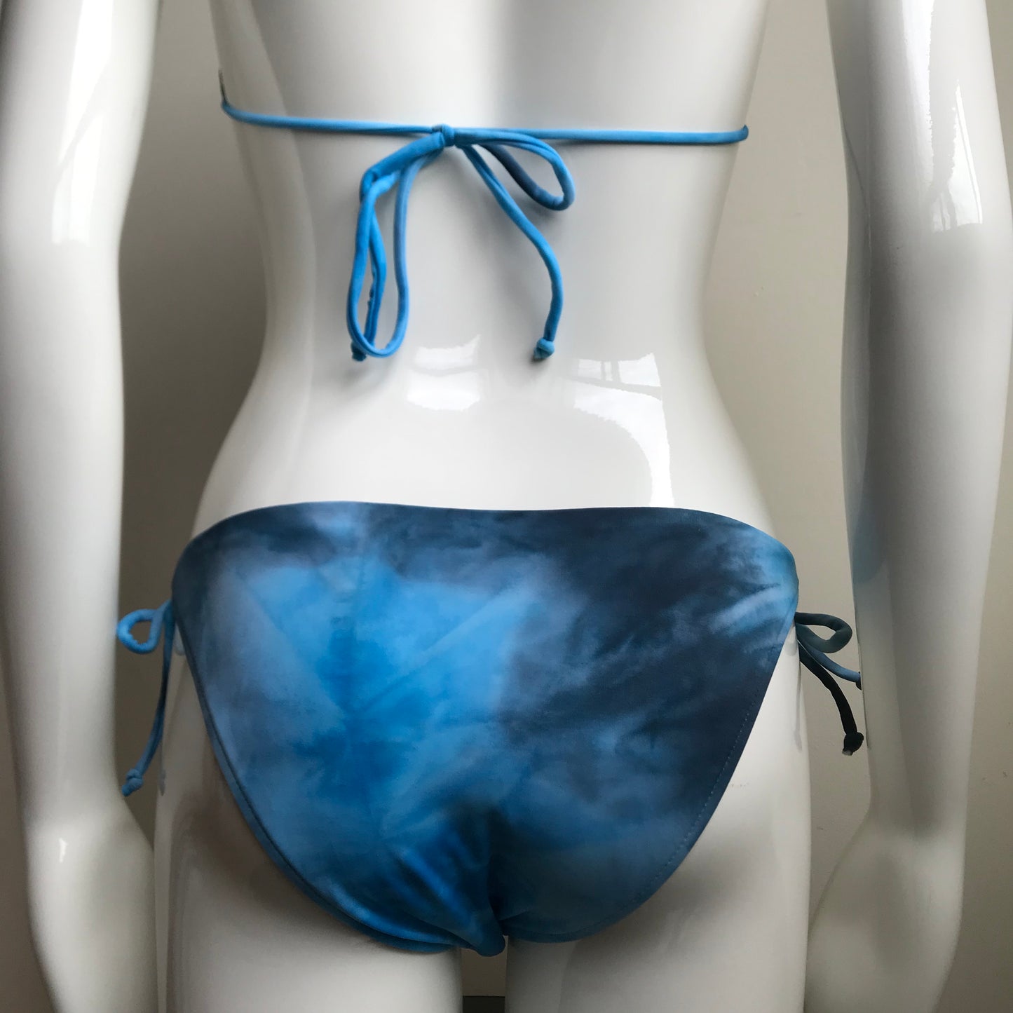 Billabong Bikini Blue Tie Dye Reversible to solid blue Triangle padded swimsuit