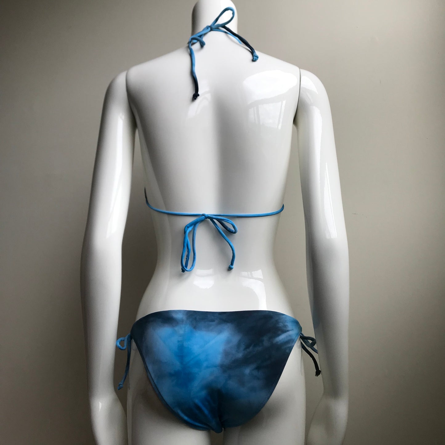 Billabong Bikini Blue Tie Dye Reversible to solid blue Triangle padded swimsuit