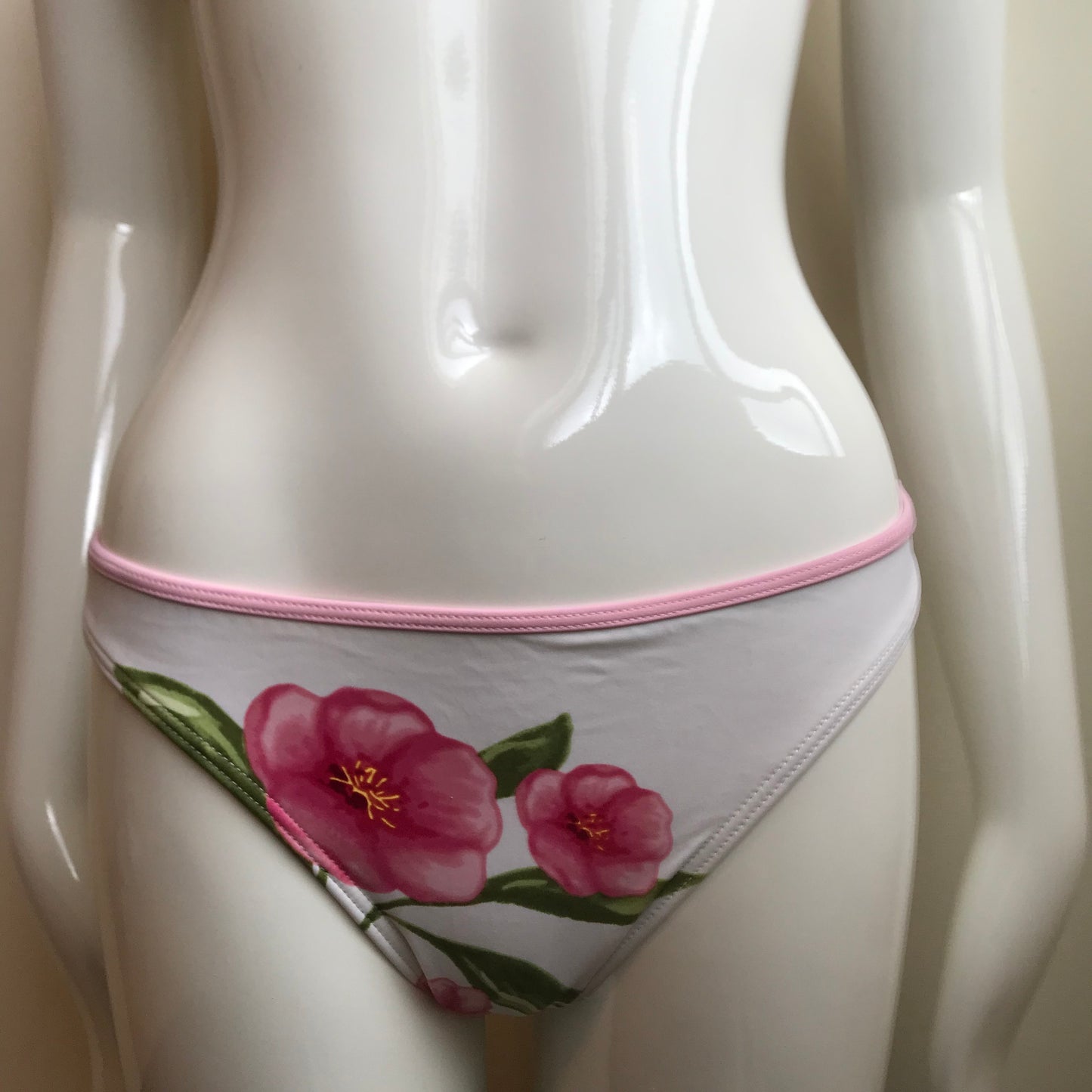 Billabong Bikini Pink & White Floral Print low rise triangle top swimsuit