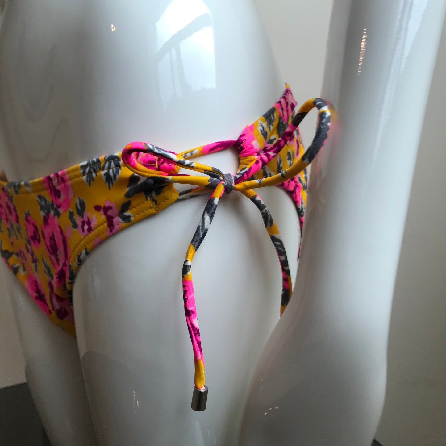 Billabong Bikini D Cup Floral printed halter low rise swimsuit