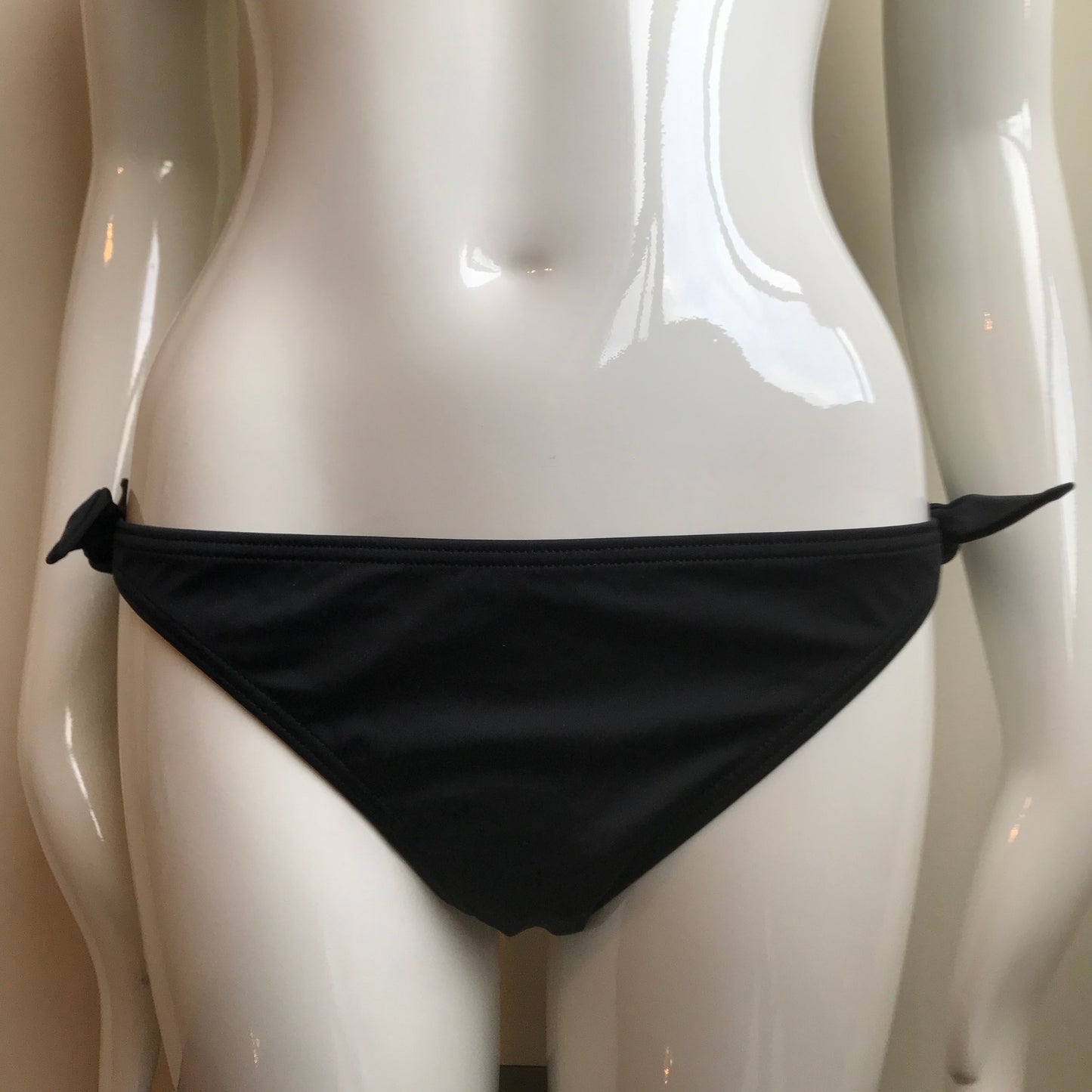 Billabong Bikini Solid Black Underwire Halter top low rise Swimsuit