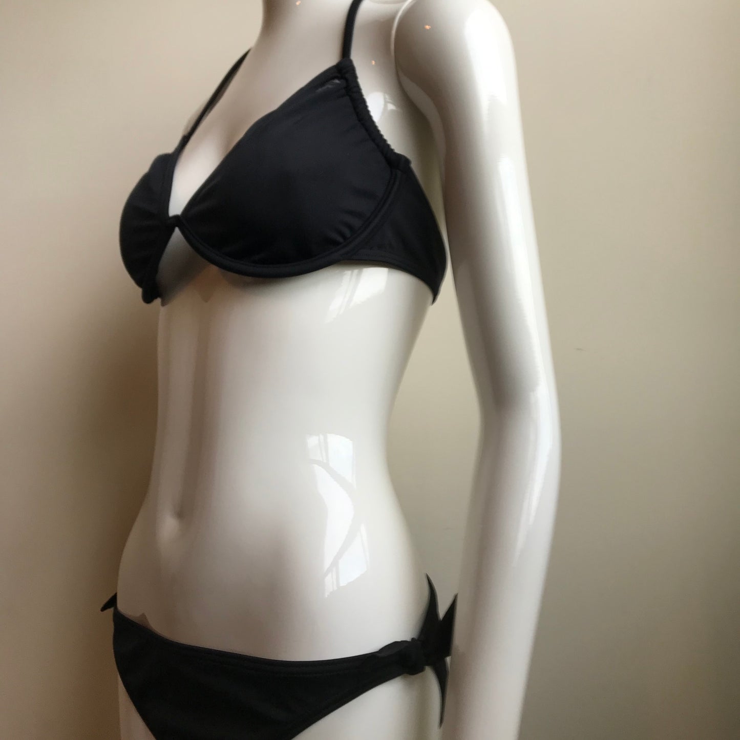 Billabong Bikini Solid Black Underwire Halter top low rise Swimsuit