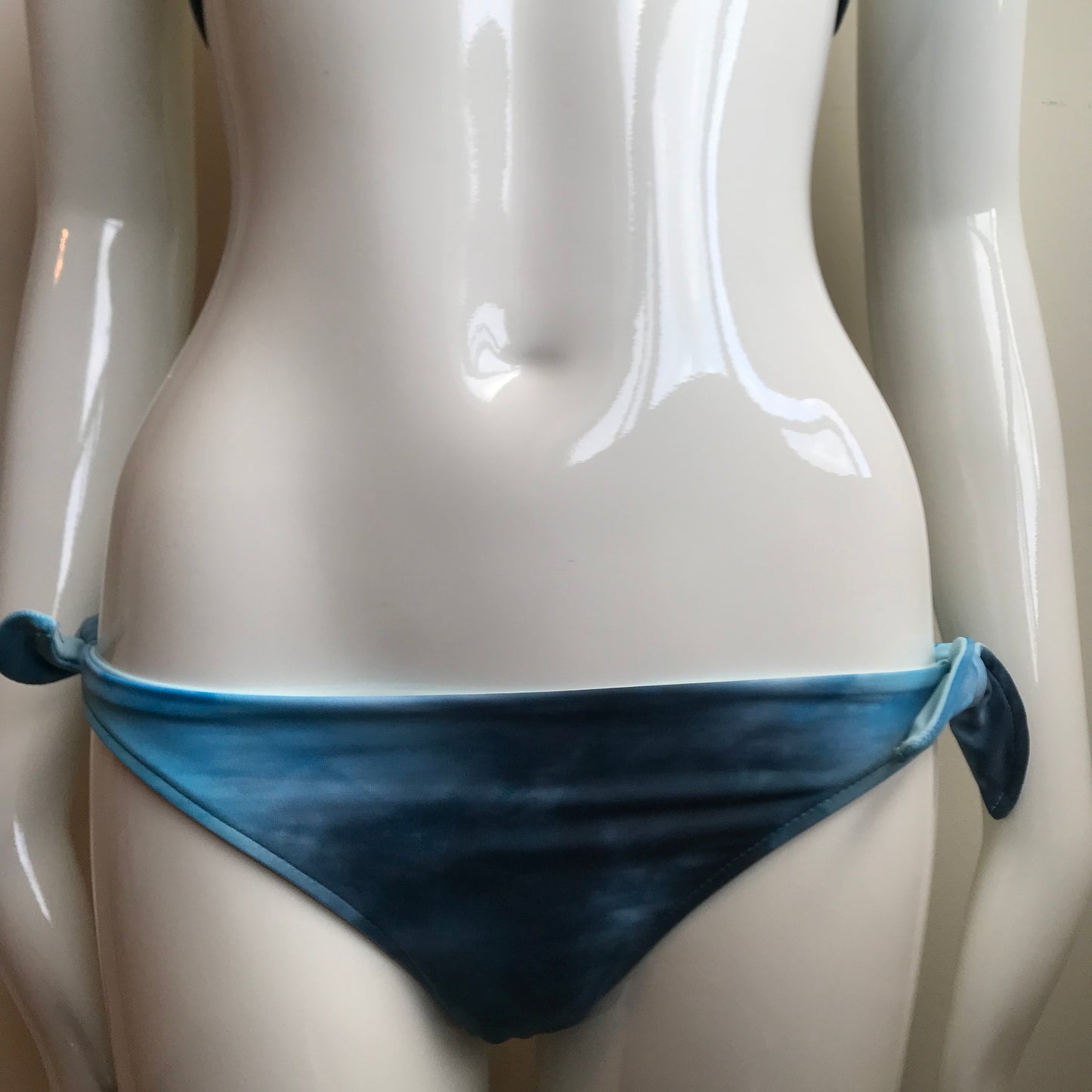 Billabong Bikini  Reversible Blue Tie Dye halter top low rise Swimsuit