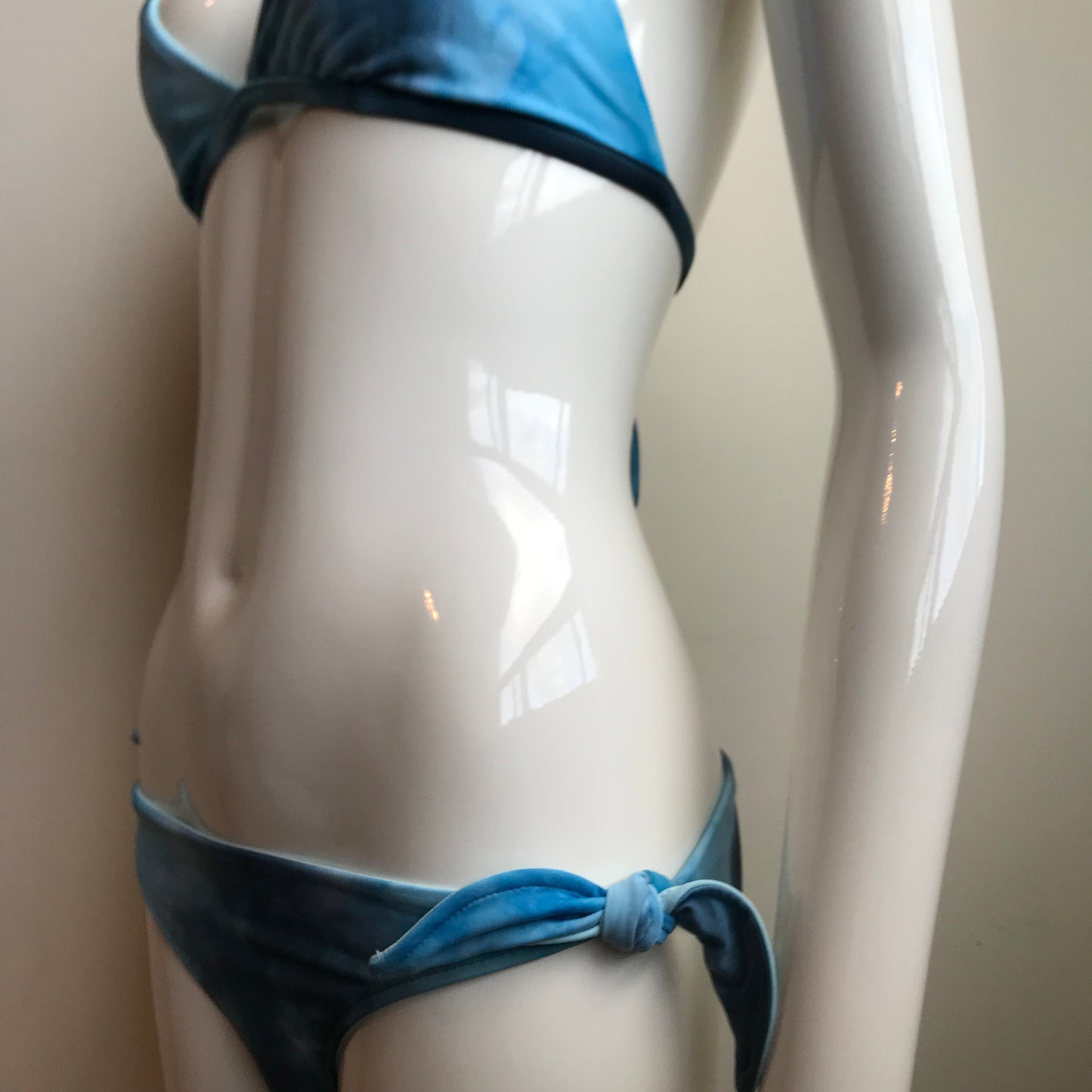 Billabong Bikini  Reversible Blue Tie Dye halter top low rise Swimsuit