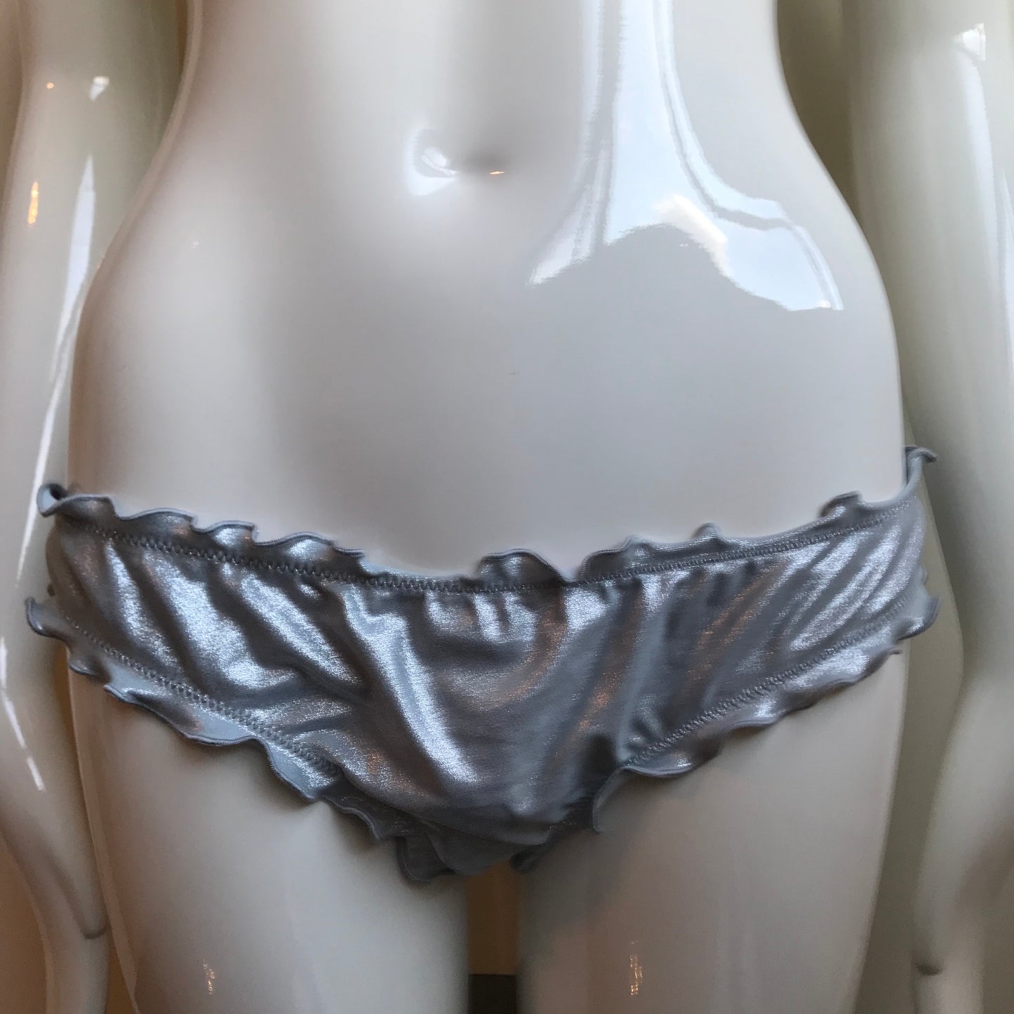 Sun Dazed Silver Underwire bra 34DD D/DD Cup shirred ruffle bikini M