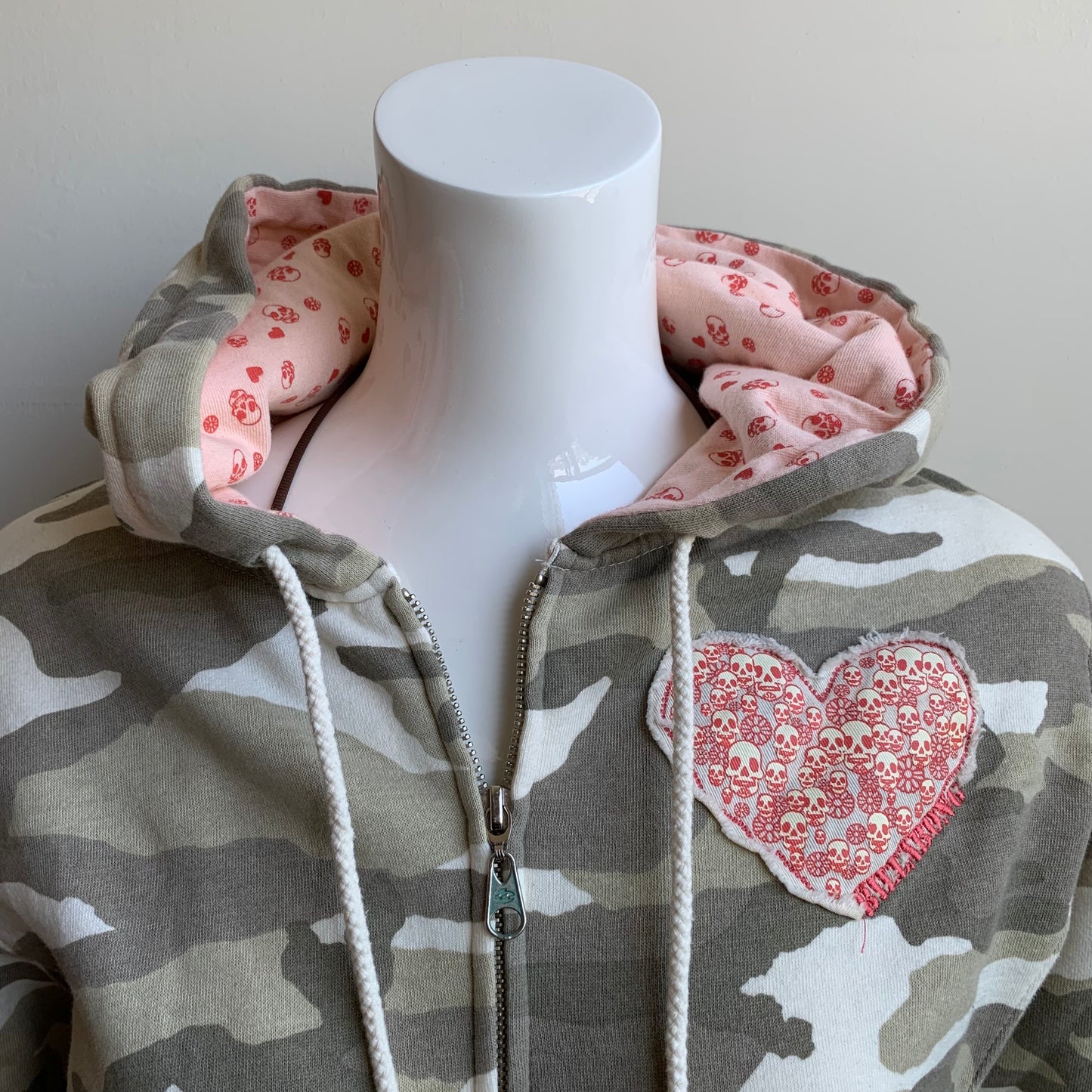 Billabong camouflage army print heart hoodie sweater