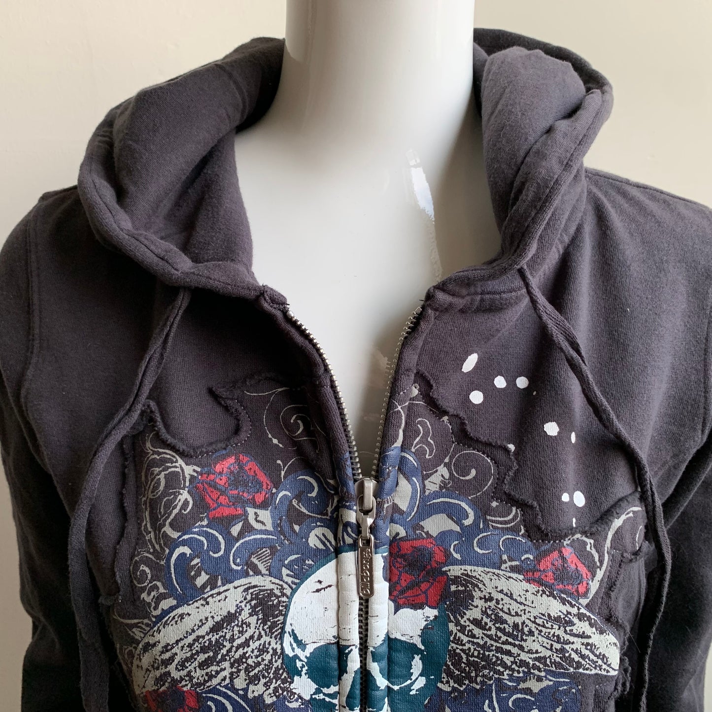 Billabong Hoodie black skull print wings and roses hoodie sweater