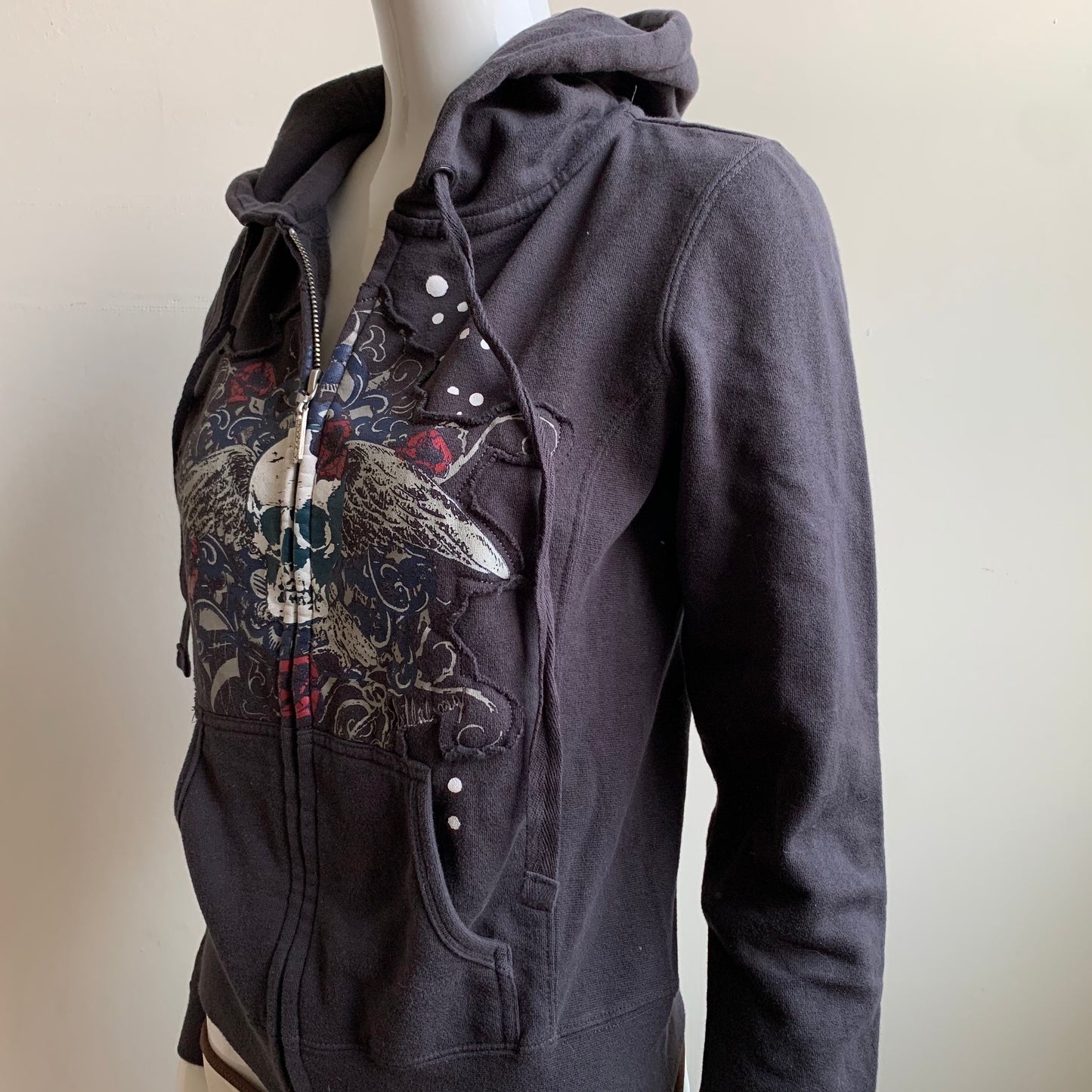 Billabong Hoodie black skull print wings and roses hoodie sweater