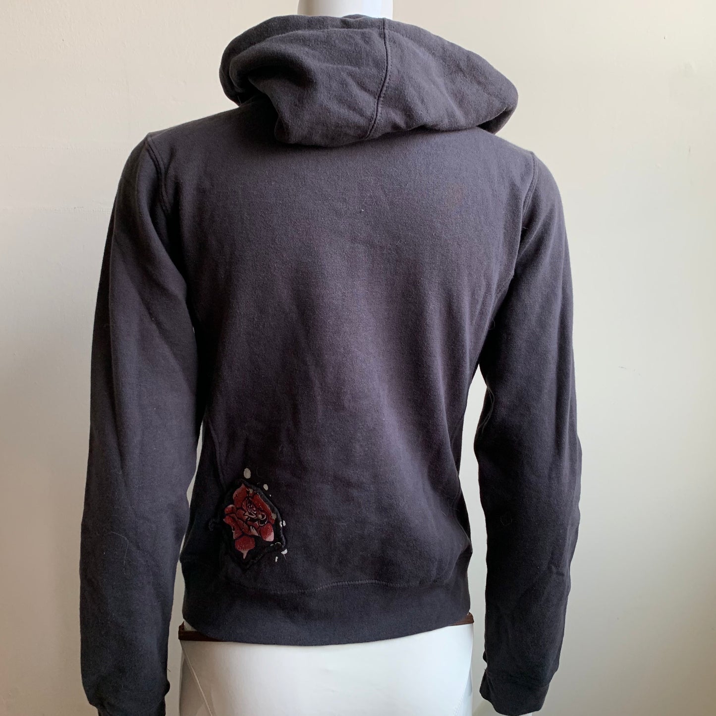 Billabong Hoodie black skull print wings and roses hoodie sweater