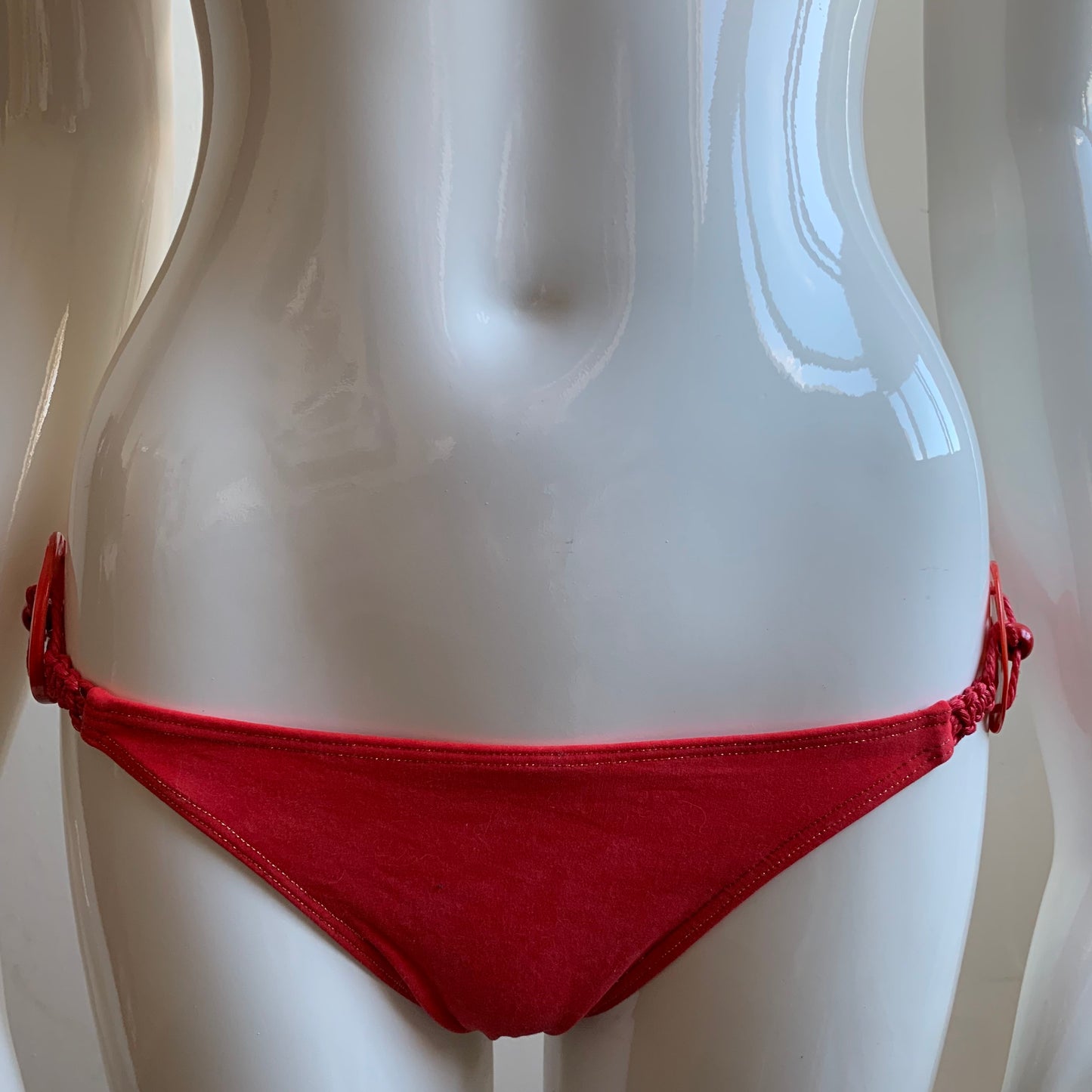 Sauvage california solid Red beaded shell side luxury bikini