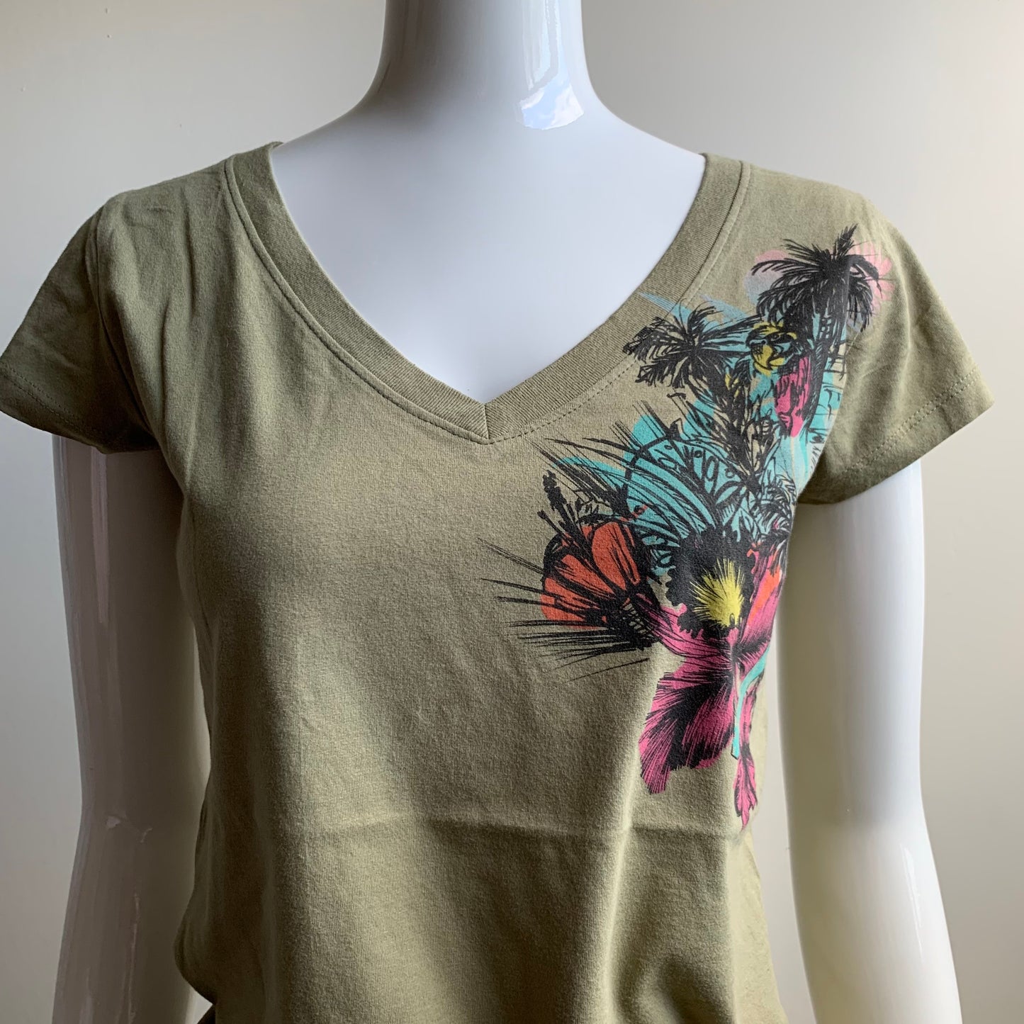 Rip Curl Vintage Y2K surf olive Gigi floral v-neck print graphic t-shirt