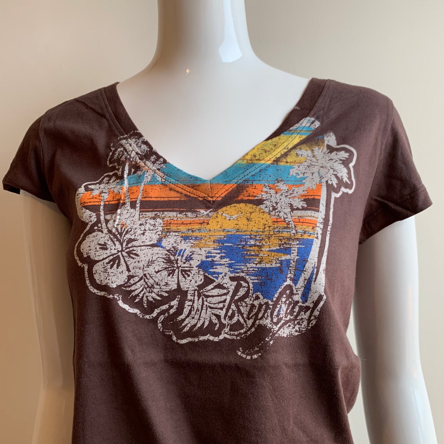 Rip Curl Vintage Y2K Lizzie surf brown graphic v-neck t-shirt tshirt