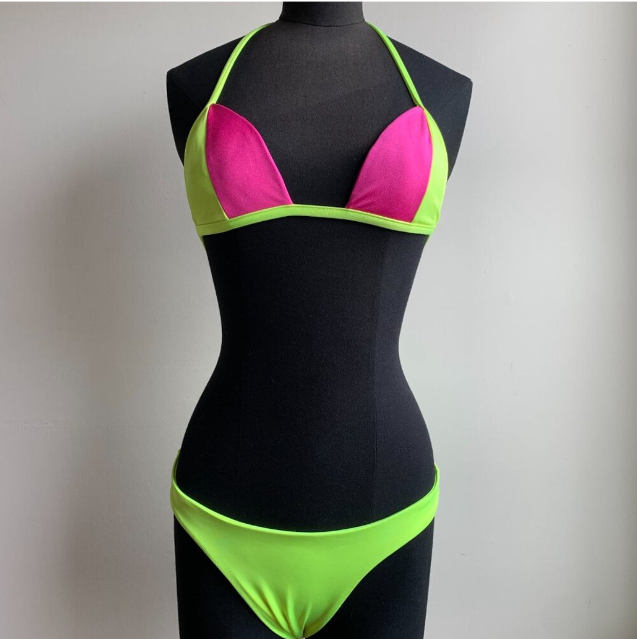 Sauvage Sports Illustrated COVER model swimsuit RARE bikini neon pink yellow