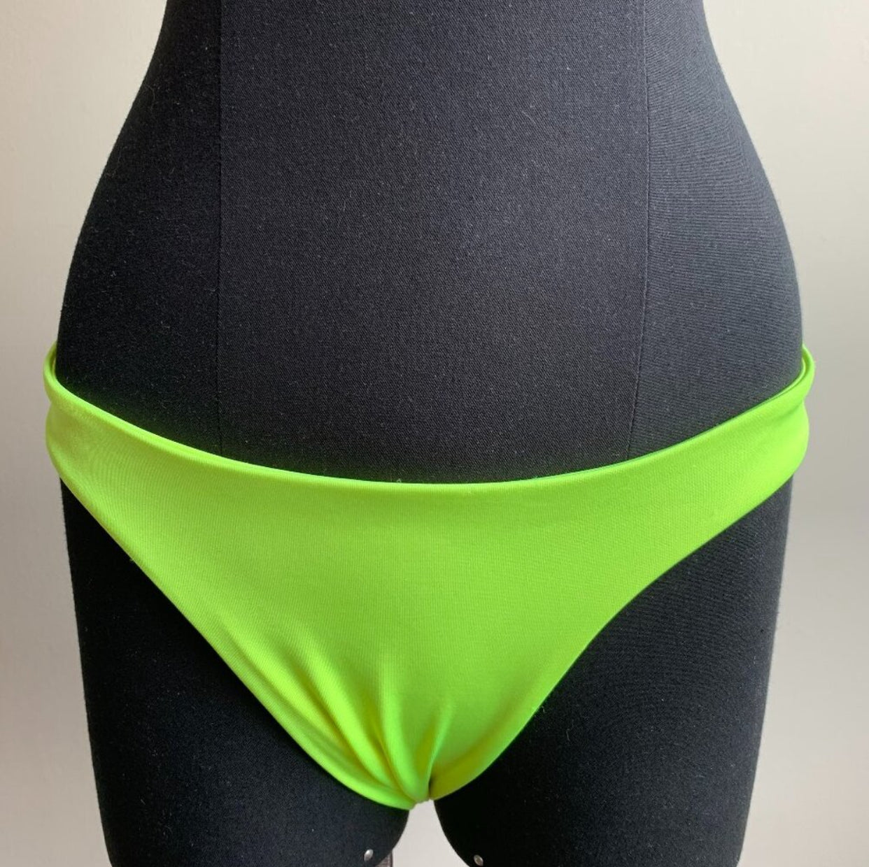 Sauvage Sports Illustrated COVER model swimsuit RARE bikini neon pink yellow